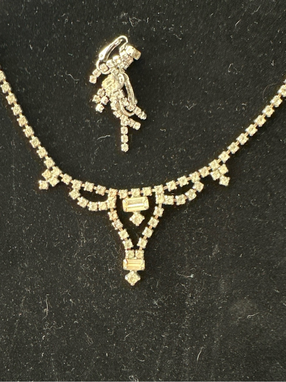 VINTAGE RHINESTONE NECKLACE AND EARRINGS